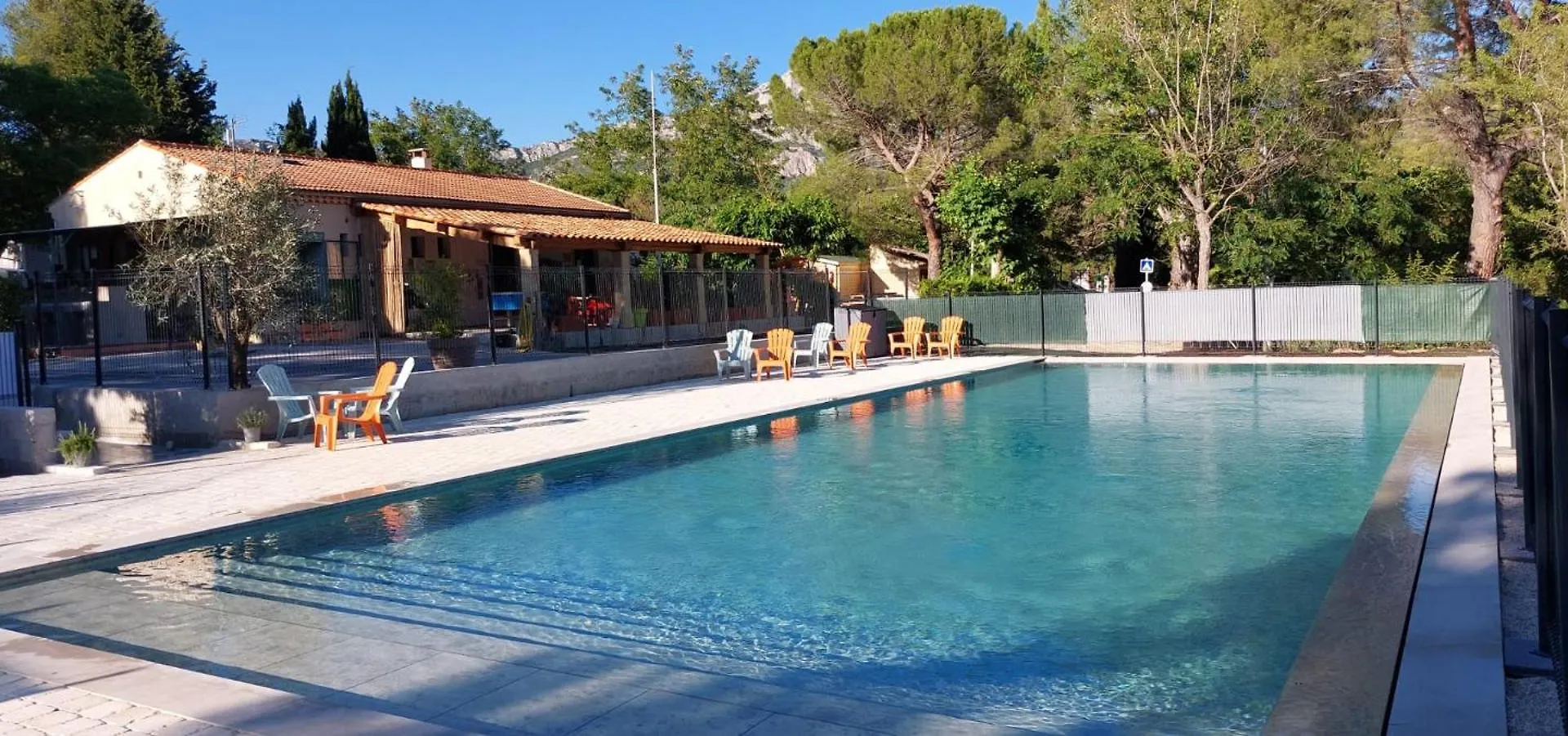 Camping Sainte Victoire Beaurecueil 0*,