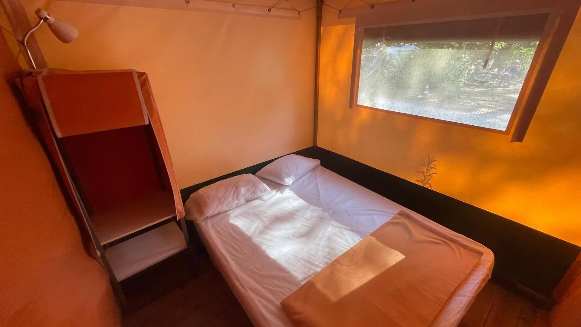 Camping Sainte Victoire Beaurecueil 0*,  France