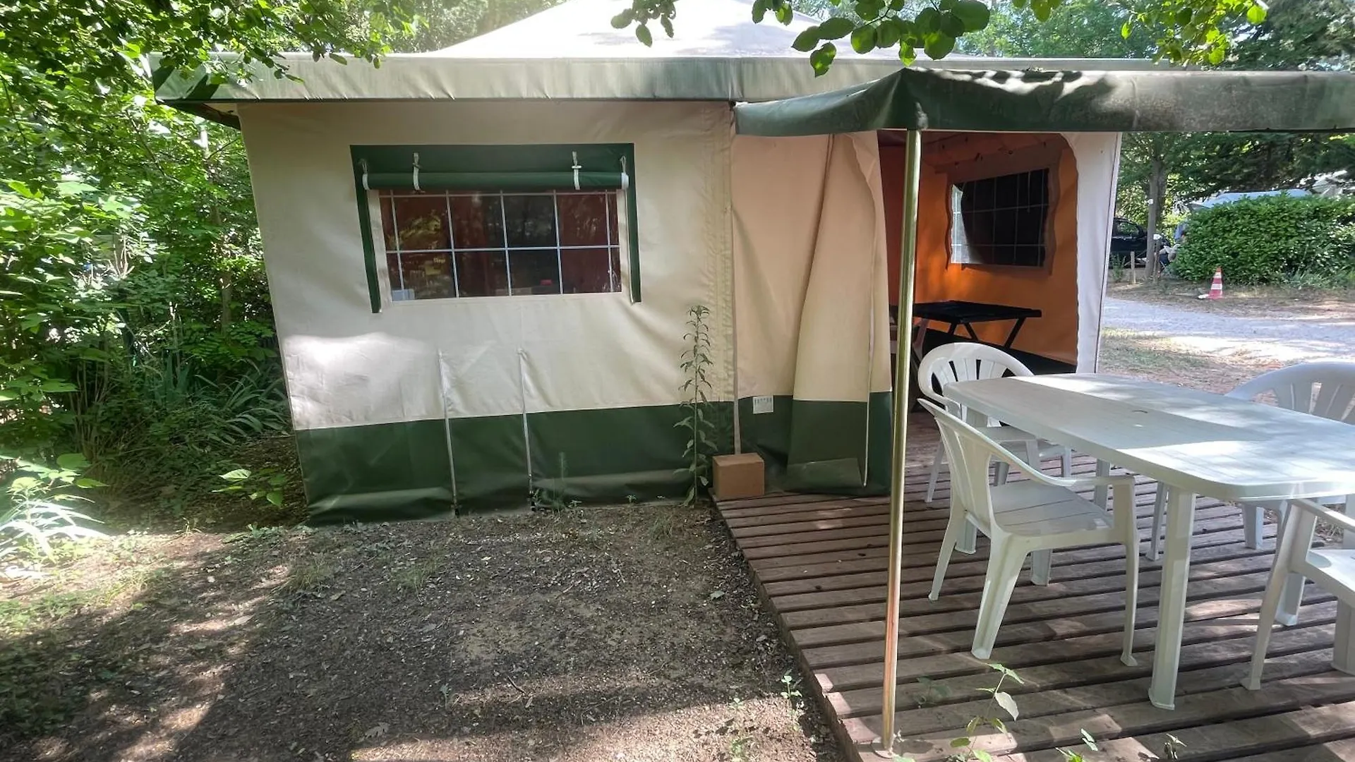 Camping Sainte Victoire Beaurecueil 0*,  France