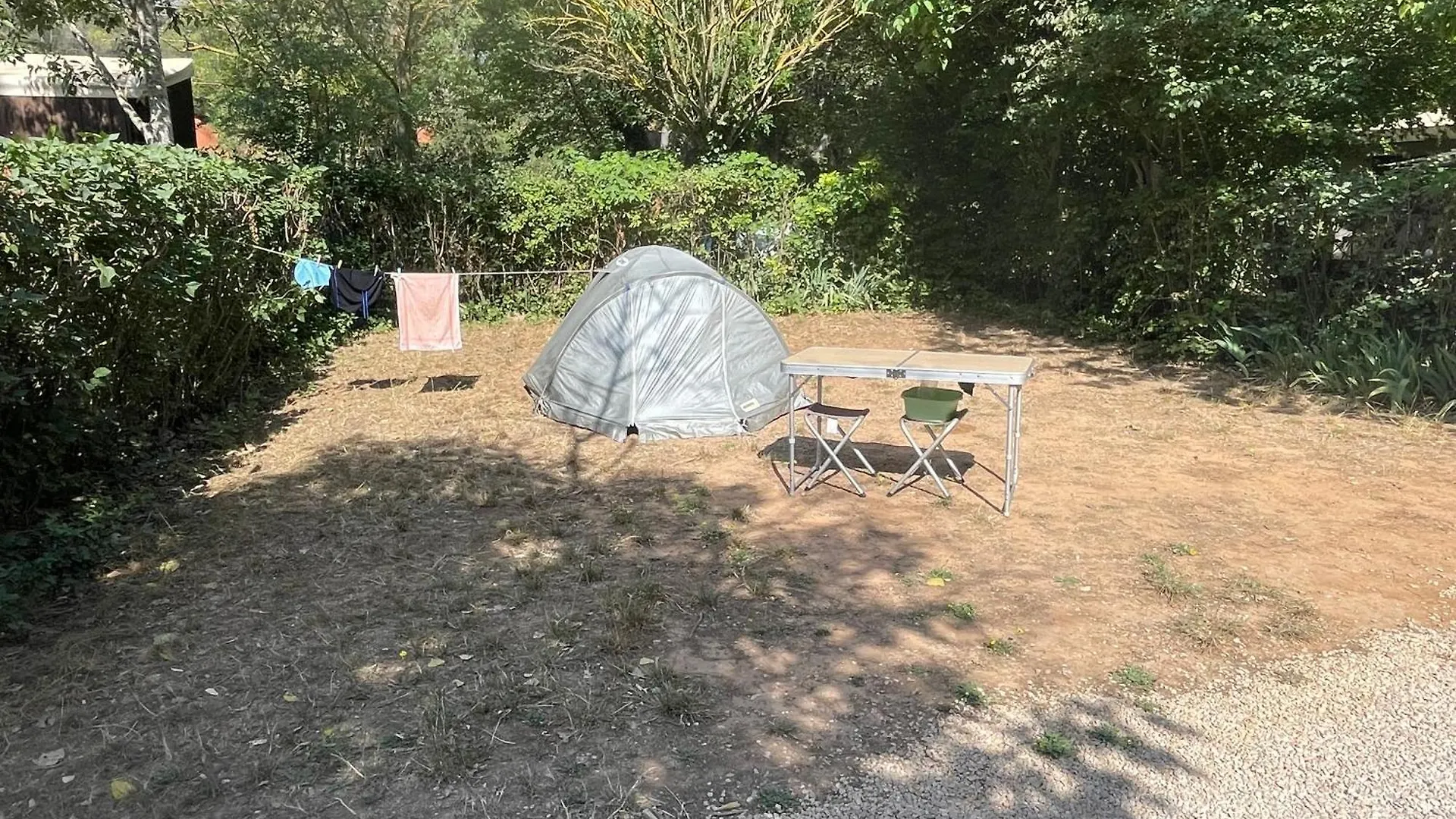 Camping Sainte Victoire Beaurecueil Campsite