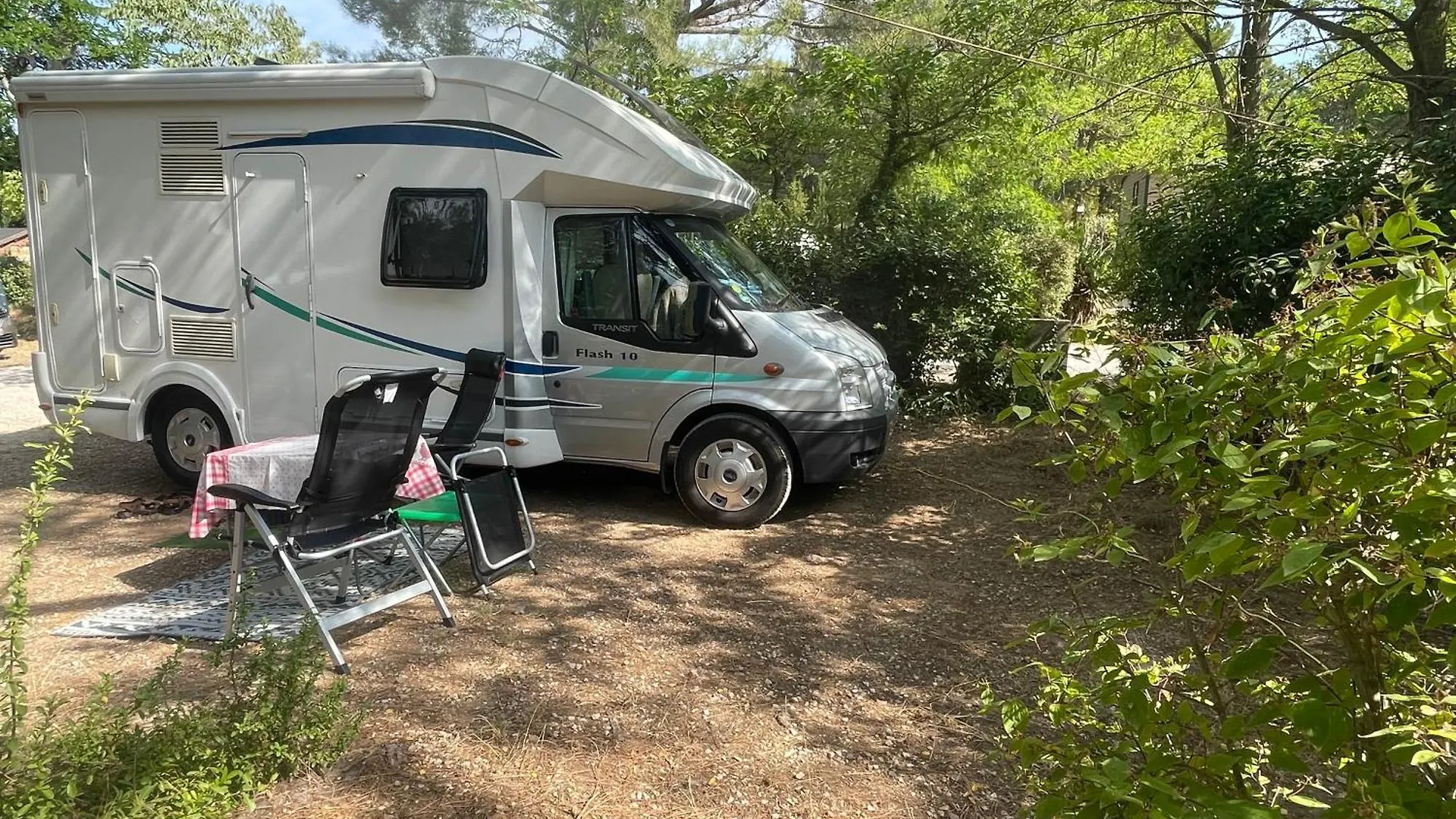 Camping Sainte Victoire Beaurecueil