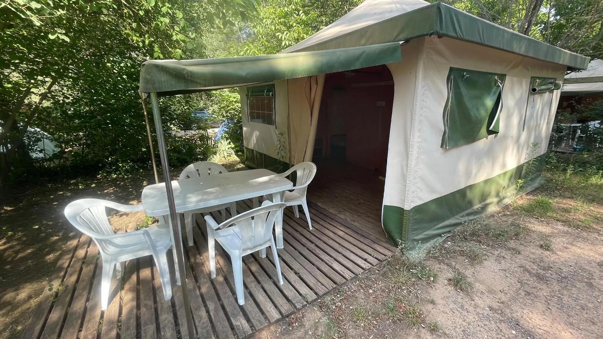 Campsite Camping Sainte Victoire Beaurecueil